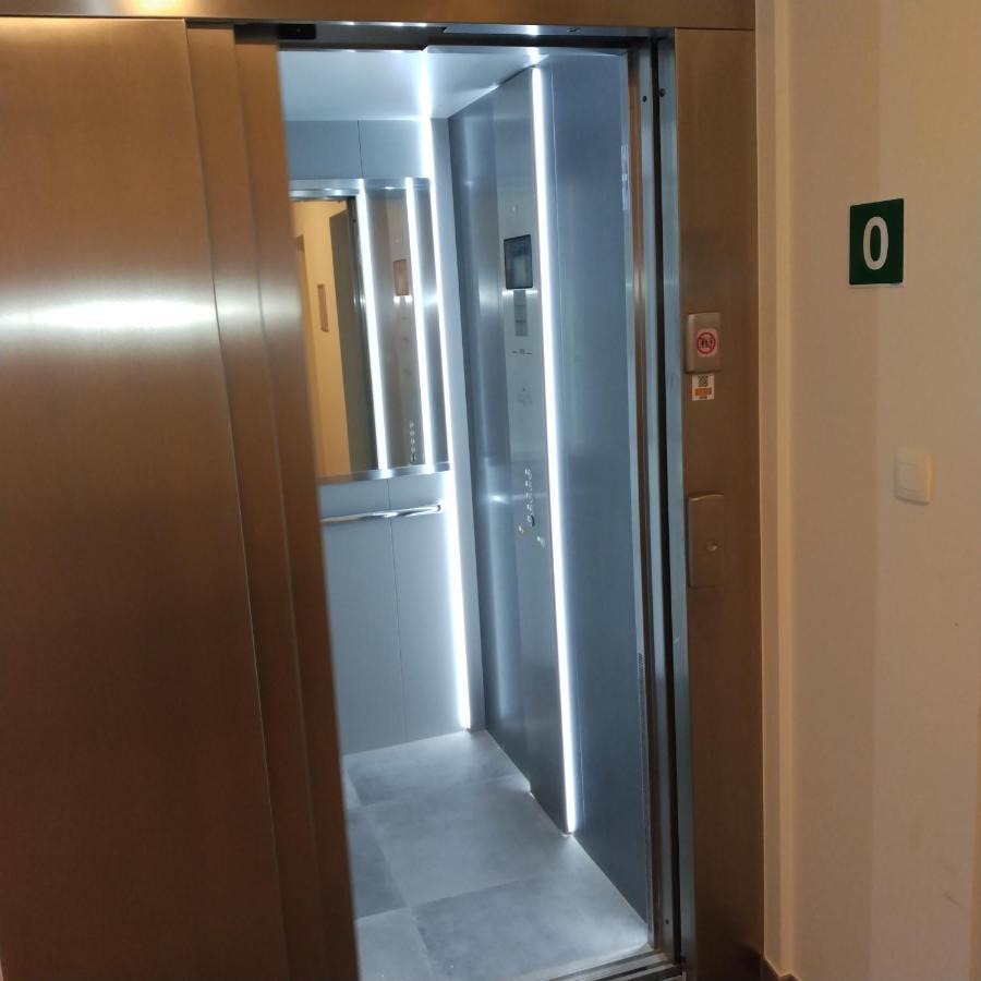 Studio Near Shopping K In K New Bright And Central Cortrique Exterior foto